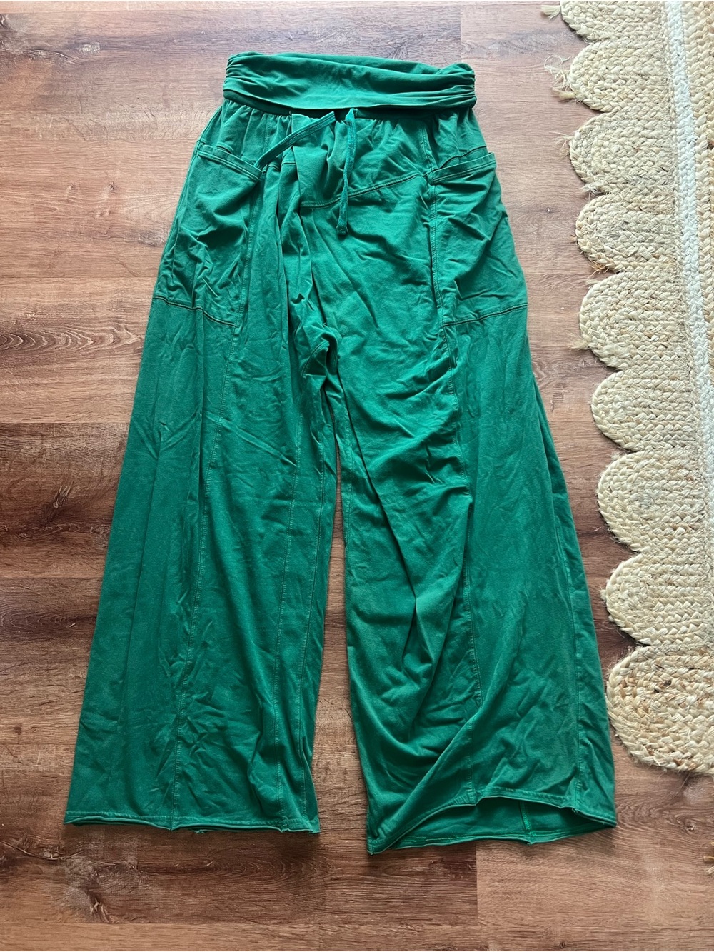FP Movement Free People Hot Shot Sport Pants Size Medium RT $128 Green